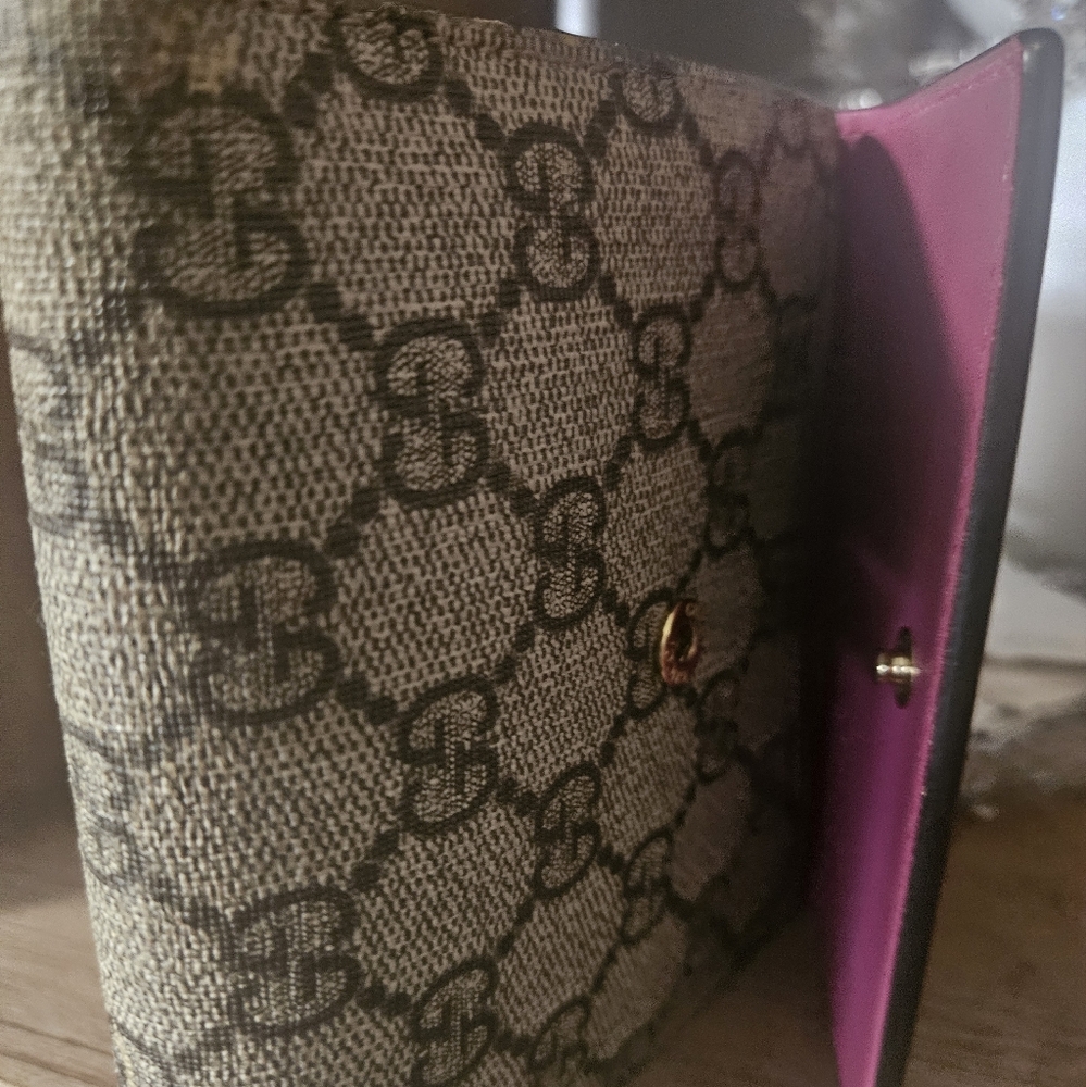 Gucci Red and Tan Women's Wallet - Picture 2 of 5